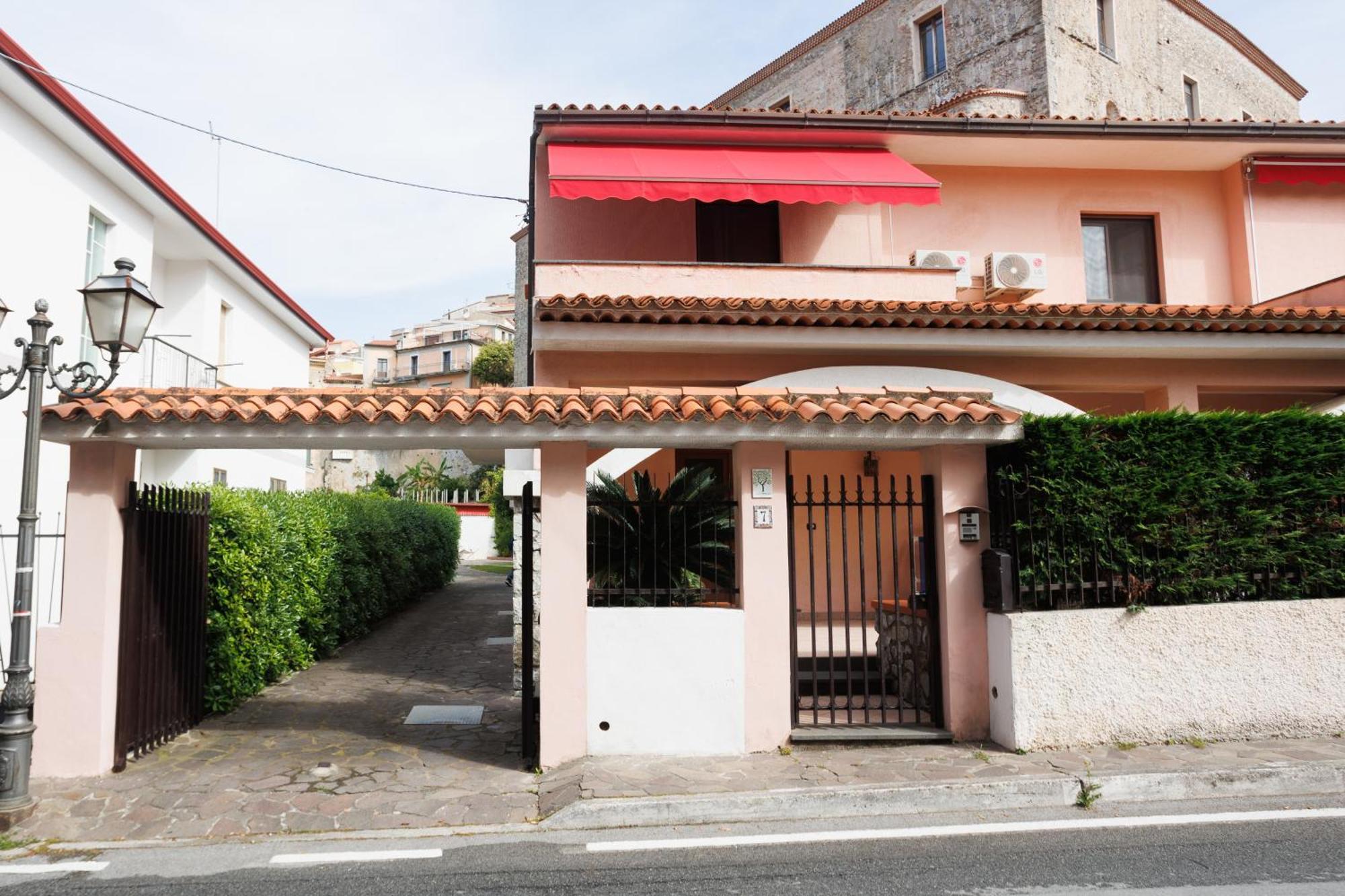 The Lemon Tree House Apartment Scalea Ngoại thất bức ảnh