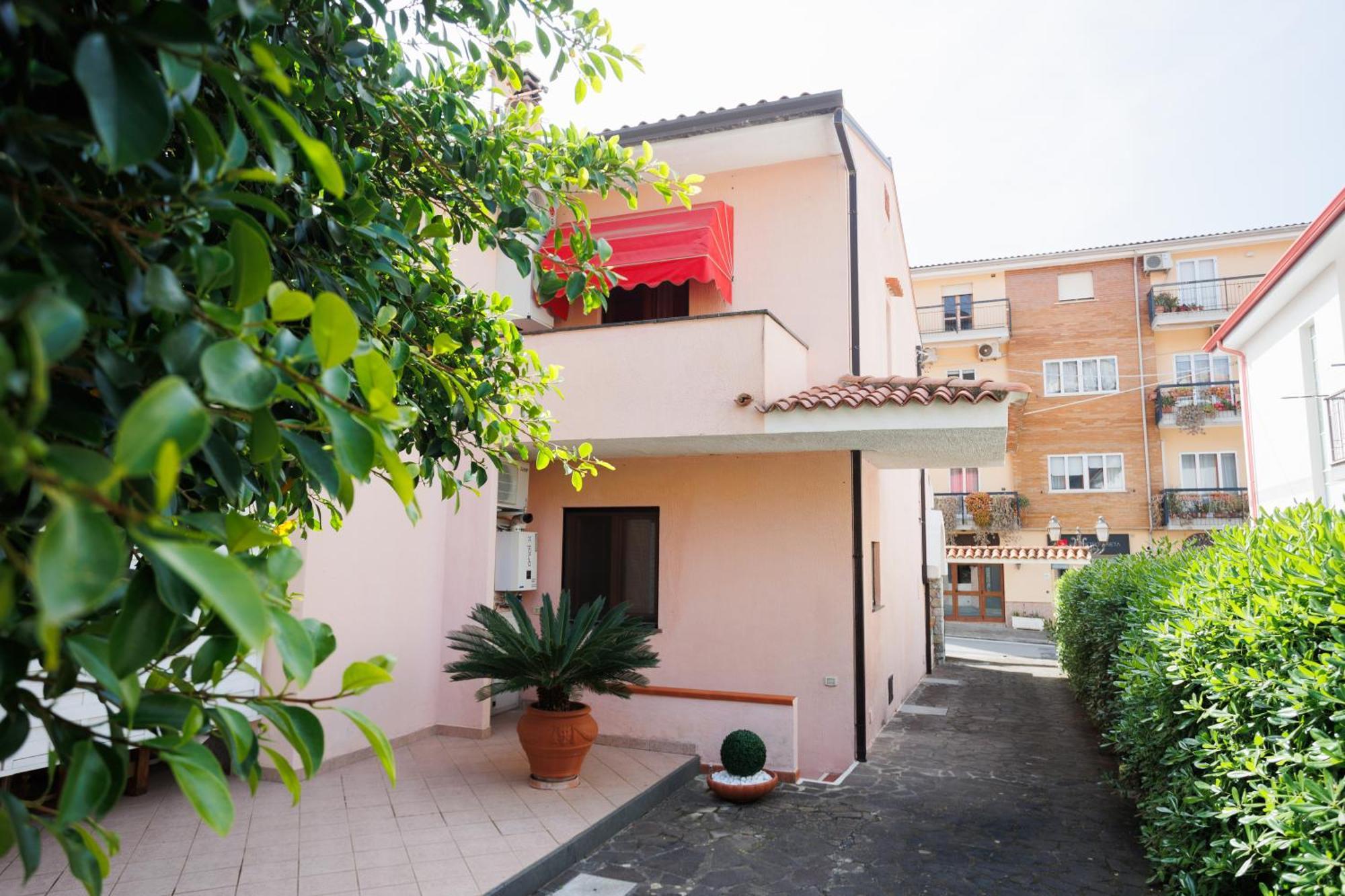 The Lemon Tree House Apartment Scalea Ngoại thất bức ảnh
